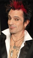 1251396238_tommy_lee_290x402