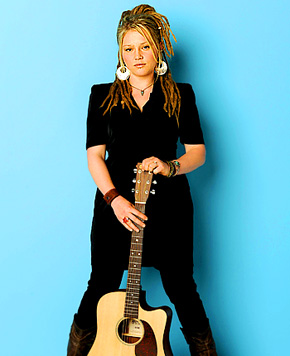 1275056696_crystal bowersox 290