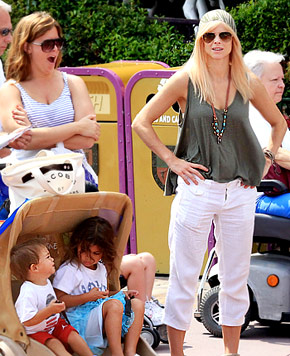 1308089431_elin woods 290