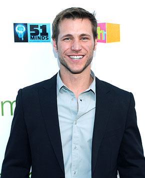 1313512276_jake pavelka 290