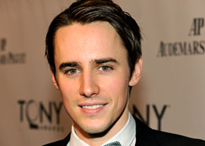 1314024956_reeve carney 206