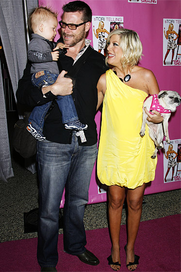 1321278413_tori spelling family album 10 lg