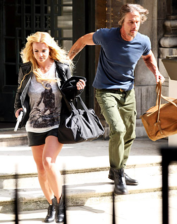1322507701_britney spears jason trawick vert