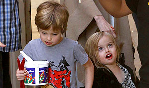 1330964645_shiloh vivienne jolie pitt 300