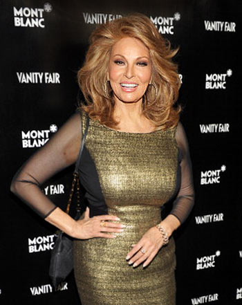 1331397054_raquel welch v