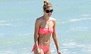 1332441536_doutzen kroes 300