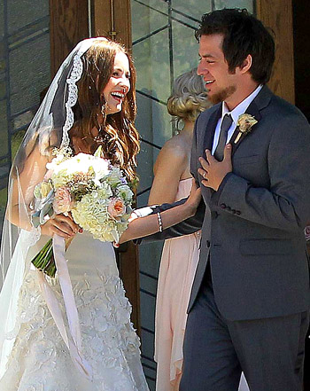 1343057083_lee dewyze joanna walsh 441