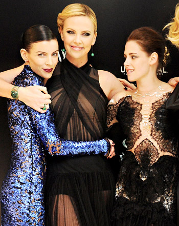 1343662991_liberty ross charlize theron kristen stewart 441