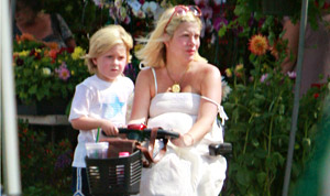 1345217723_tori spelling 178
