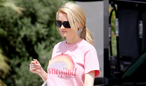 1346430282_holly madison 178
