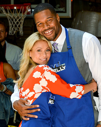 1346763886_kelly ripa michael strahan 441