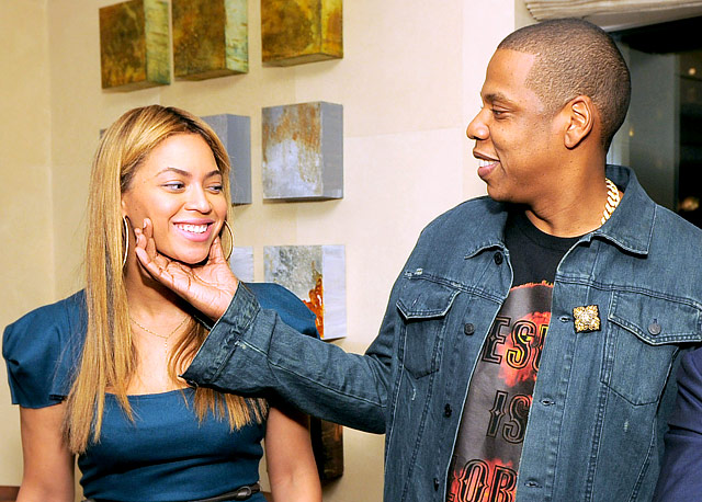 1351175875_beyonce knowles jay z pda