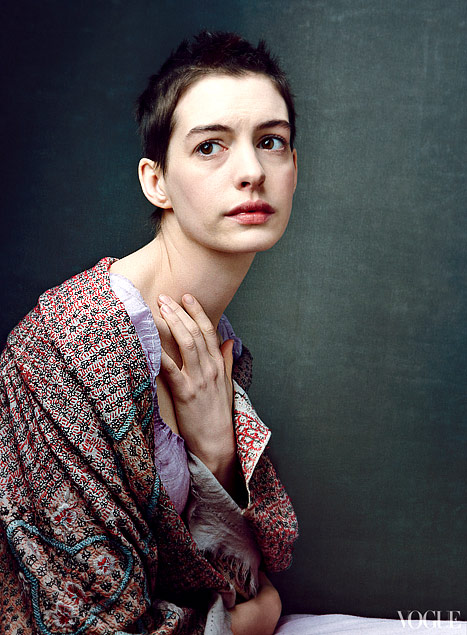 1352735772_anne hathaway vogue 467