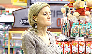 1354297672_holly madison 300