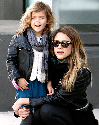 1355508289_honor warren jessica alba 350