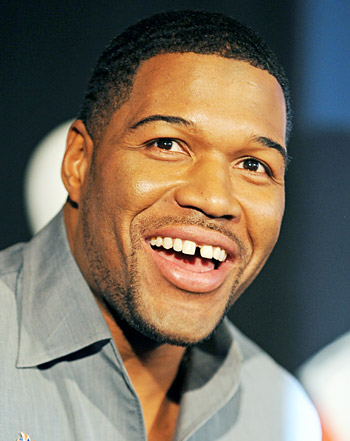 1355954014_michael strahan 350