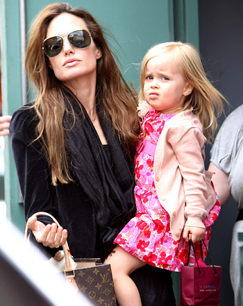 1360674715_angelina jolie vivienne jolie pitt 350