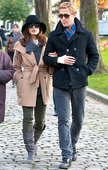 1362419089_eva mendes ryan gosling november 26 2011