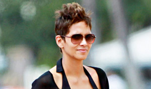 1364402037_halle berry 178