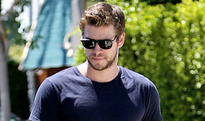 1369931707_liam hemsworth 300