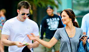 1373483737_070513j1_kelly_npg_01_minka kelly chris evans 300
