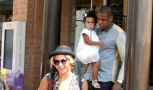 1374091526_beyonce blue ivy jay z 178