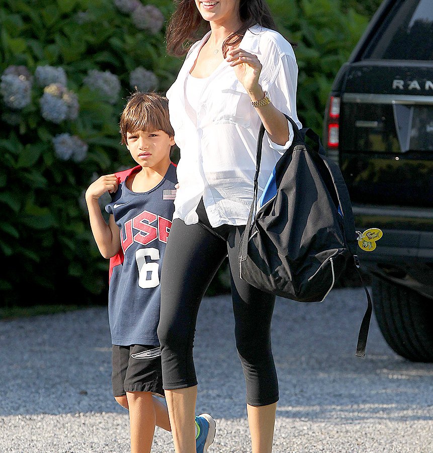 Lauren Silverman, pregnant with Simon Cowell's baby, in the Hamptons