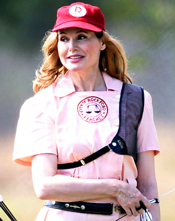 1375812078_ag010219_01_geena davis 350