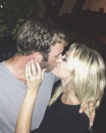 1376839726_paulina gretzky engaged_3