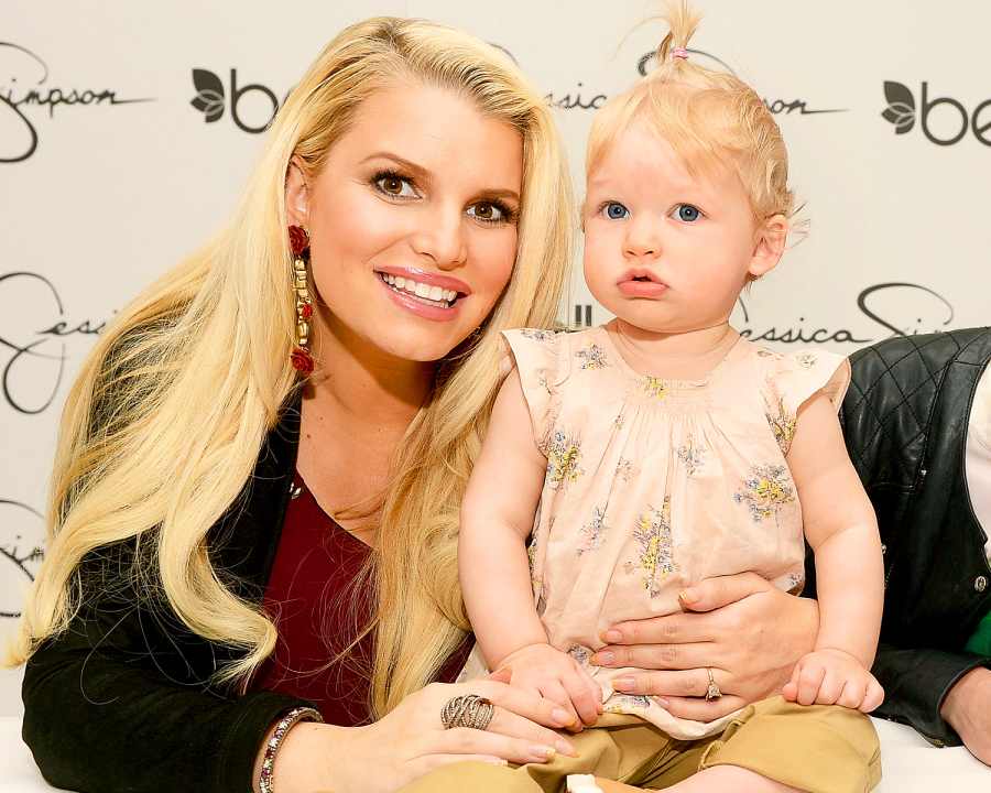 1379070727_164382302_jessica simpson maxwell zoom