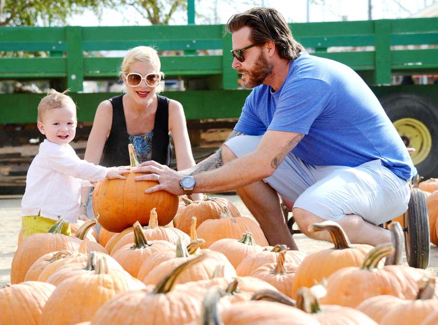 1382477700_tori spelling dean mcdermott finn zoom