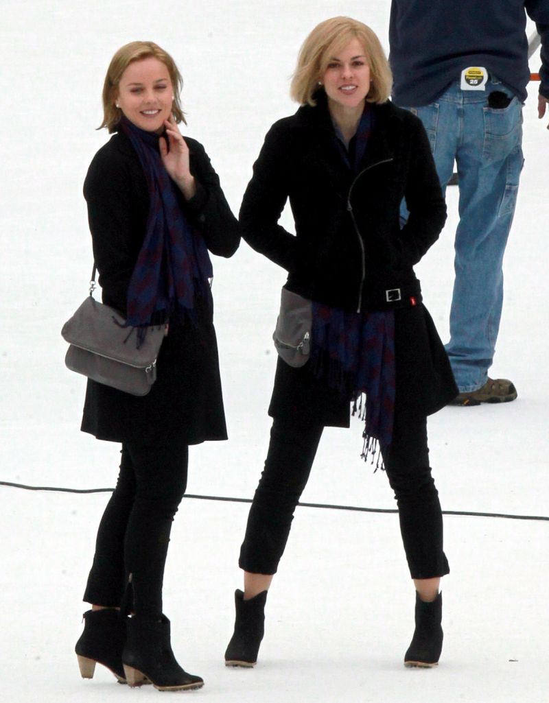 1383686160_abbie cornish zoom