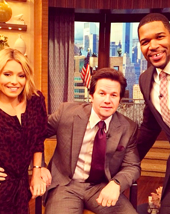 1386265195_kelly ripa michael strahan mark wahlberg 350