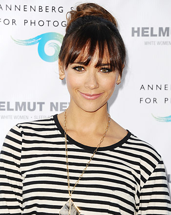 1386274524_rashida jones 441