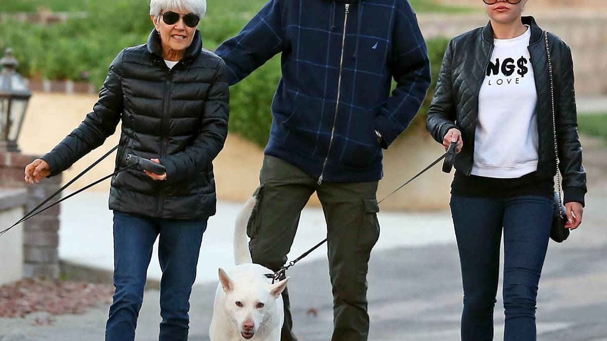 Amanda Bynes and her parents on Dec 5, 2013