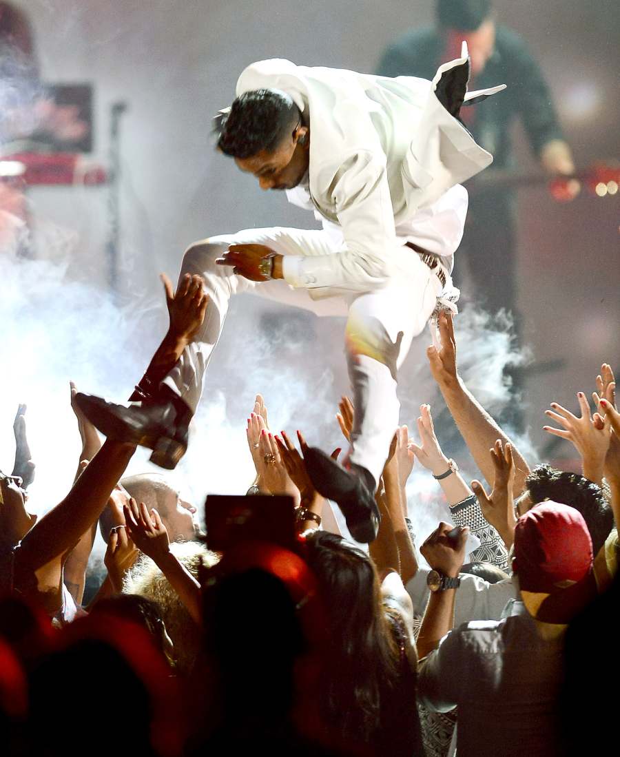 1391530151_miguel billboard music awards zoom