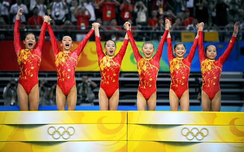1391685037_82280476_chinese team gymnasts zoom