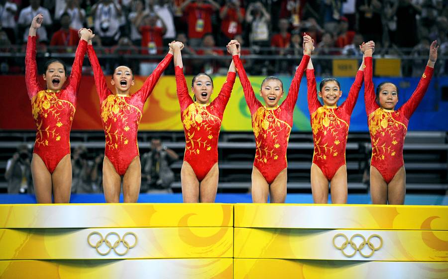 1391685037_82280476_chinese team gymnasts zoom