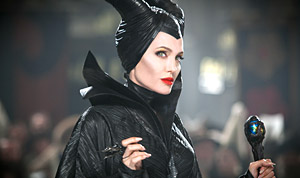 1395434914_angelina jolie maleficent 300