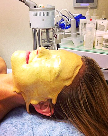 1396470610_bar refaeli 350