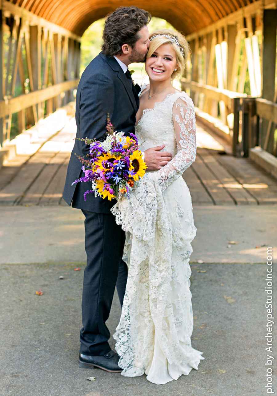 1401381477_kelly clarkson brandon blackstock zoom