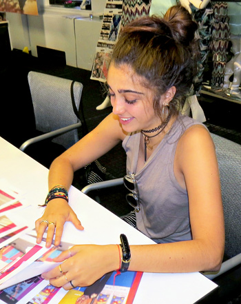 1402619635_lola lourdes leon 350