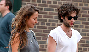 1405359449_domino kirke penn badgley 300