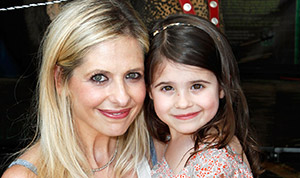 1406249823_sarah michelle gellar charlotte 178
