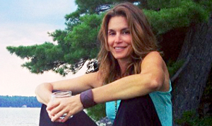 1406580517_cindy crawford 300