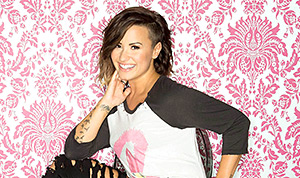 1410446064_demi lovato sketchers 300