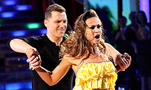 1410799161_karina smirnoff dwts 300