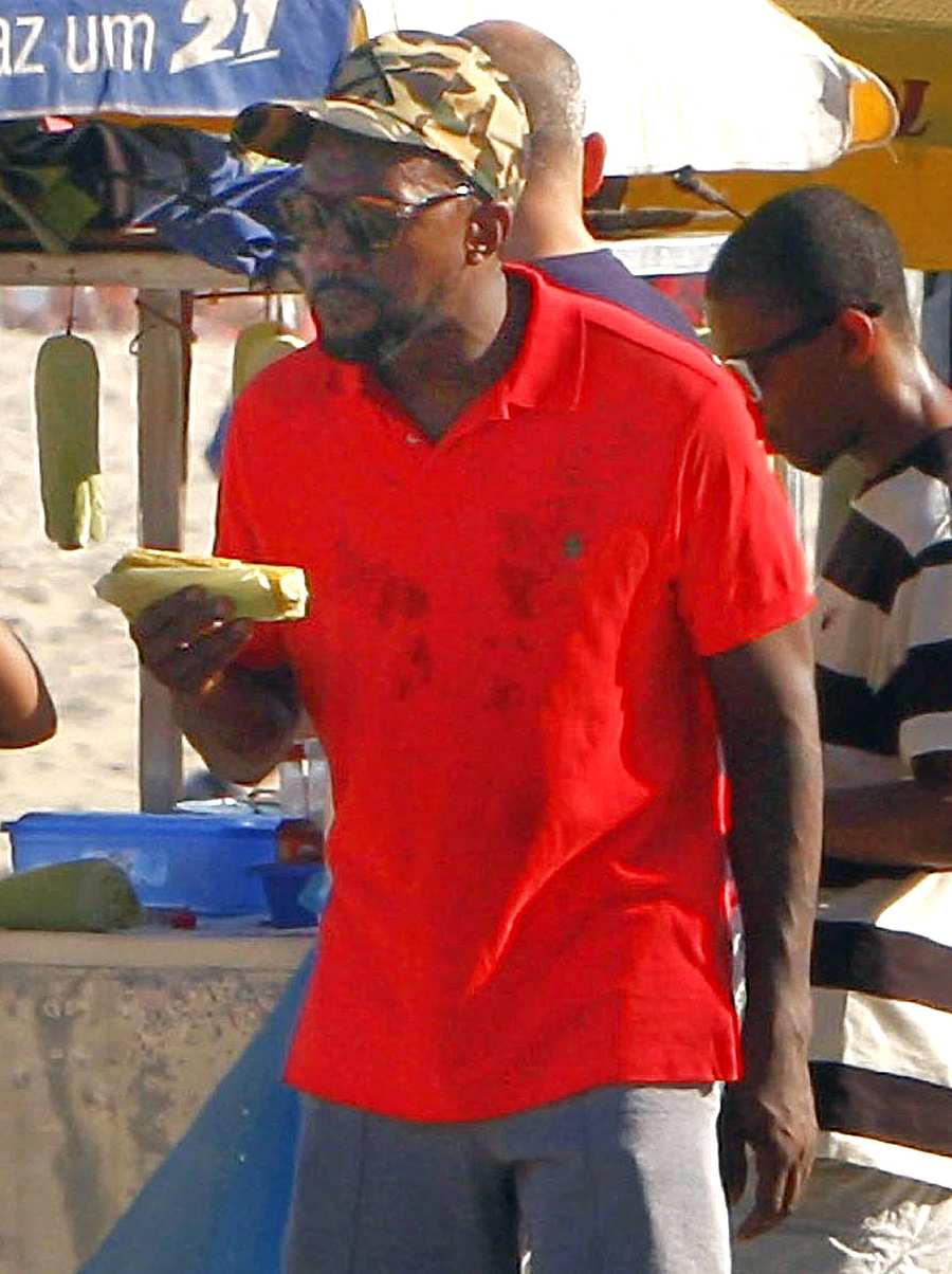 1410805489_kanye west zoom