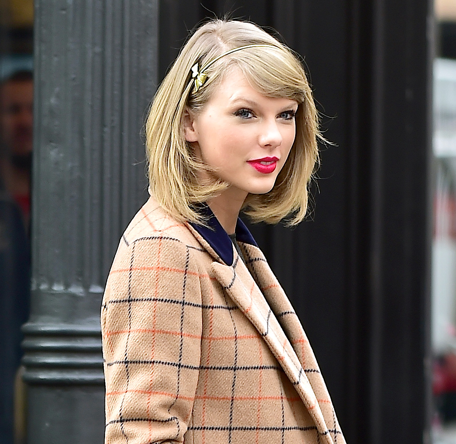 Taylor Swift Owns the Headband Trend in the Most Adorable Way: Photos | Us  Weekly