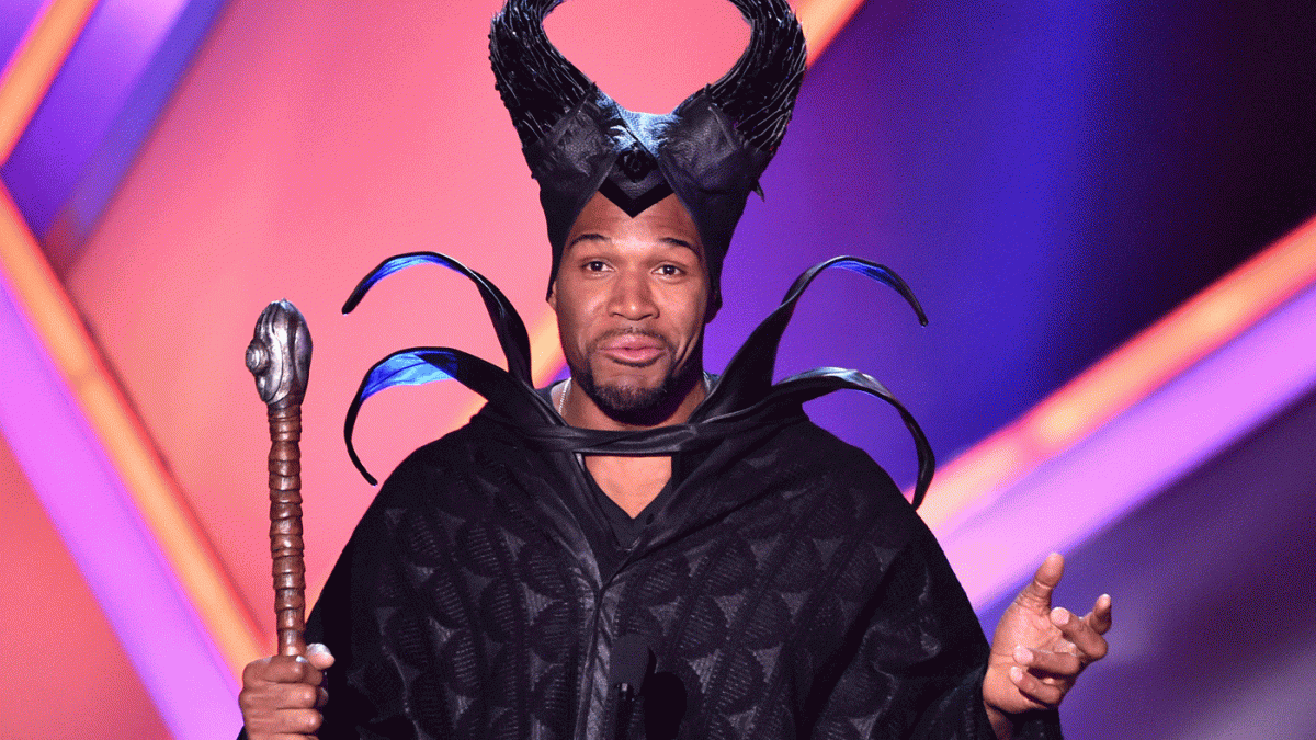 Strahan does Maleficent!